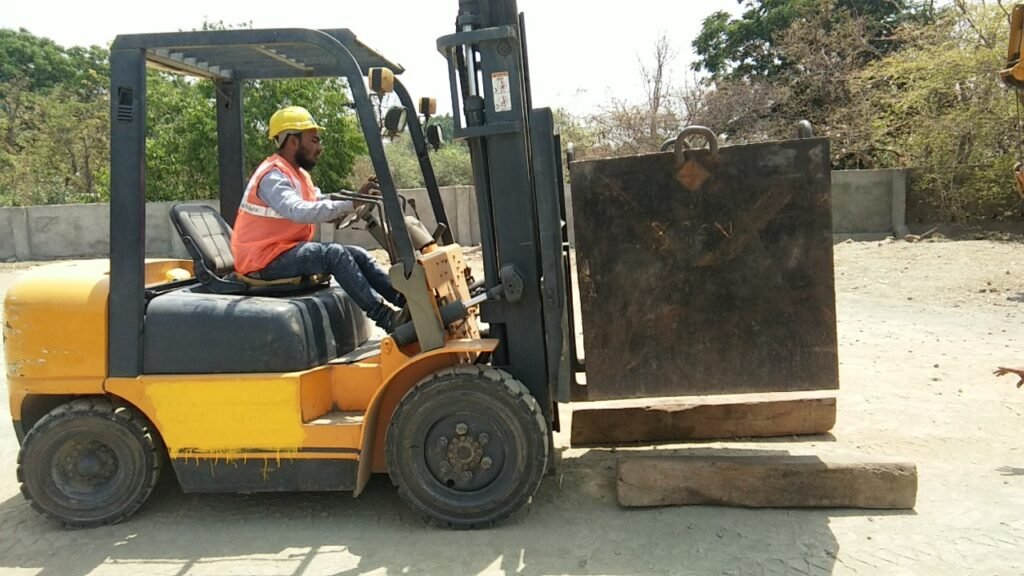 Forklifts Operating Machine